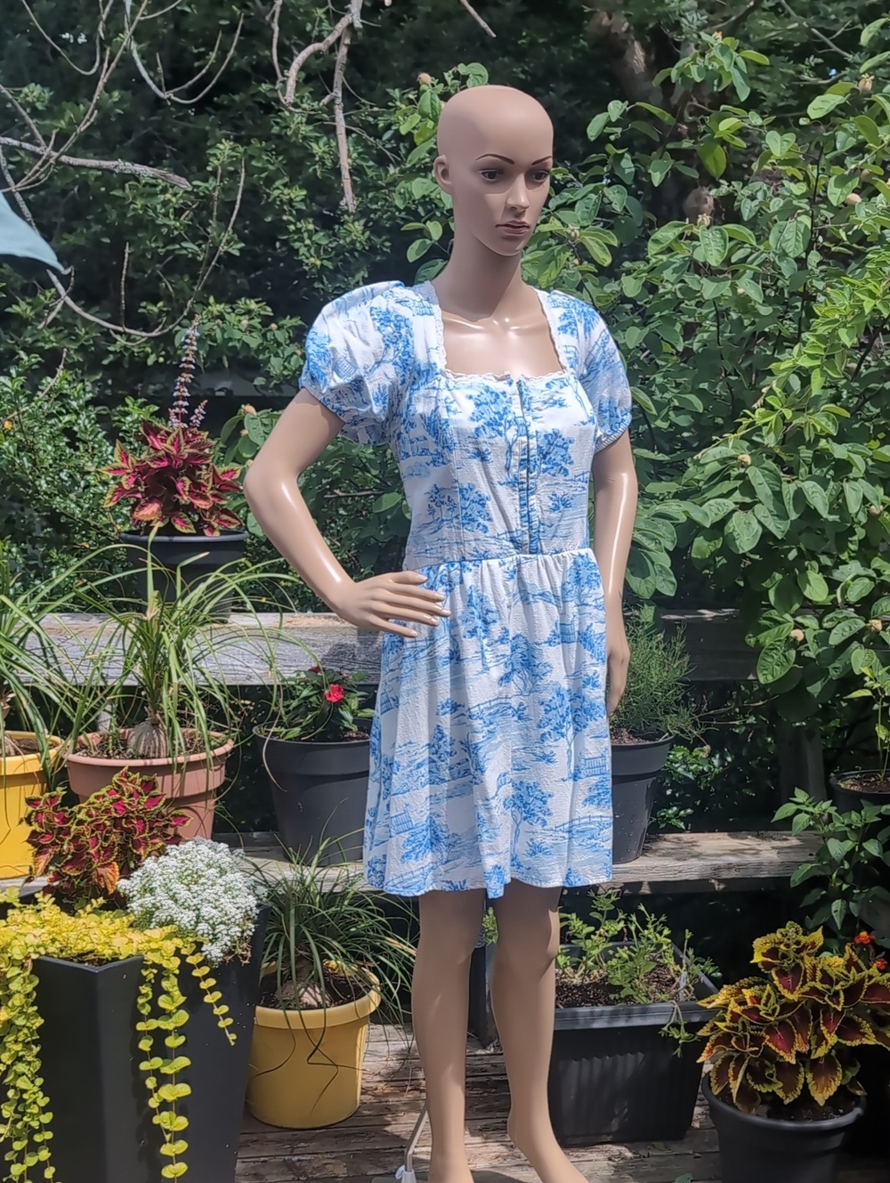 Jessica Simpson Blue and White Toile Puff-Sleeve Mini Dress Lined